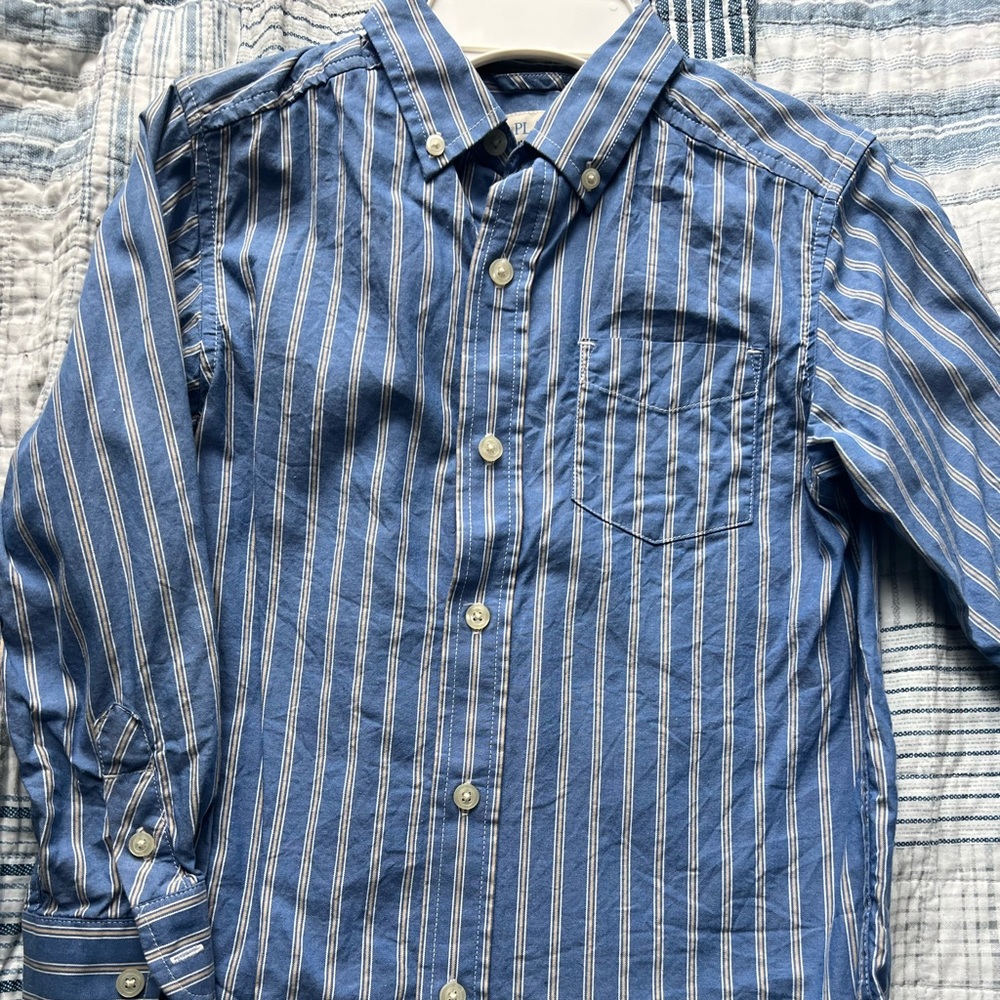 Children’s place long sleeve size 5/6 dress shirt